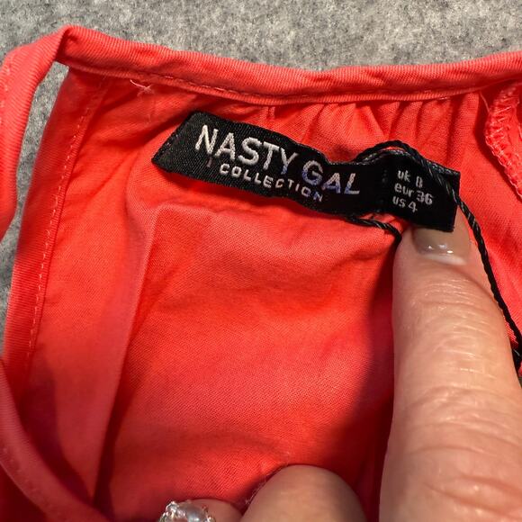 Women's Nasty Gal Back in a Mini Deep Pink Tiered Short Sleeve Dress Size 4 NEW - Picture 4 of 9